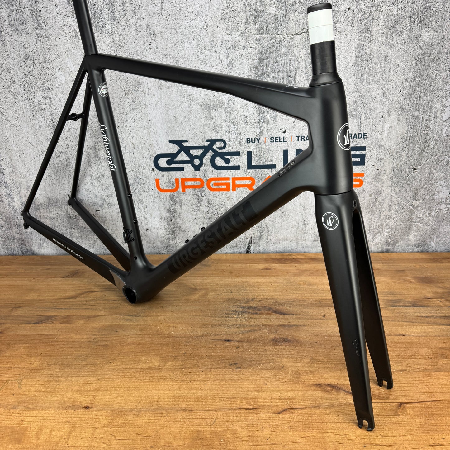 Lightweight Ugestalt 56cm Rim Brake Carbon Road Bike Frameset 700c 1624g