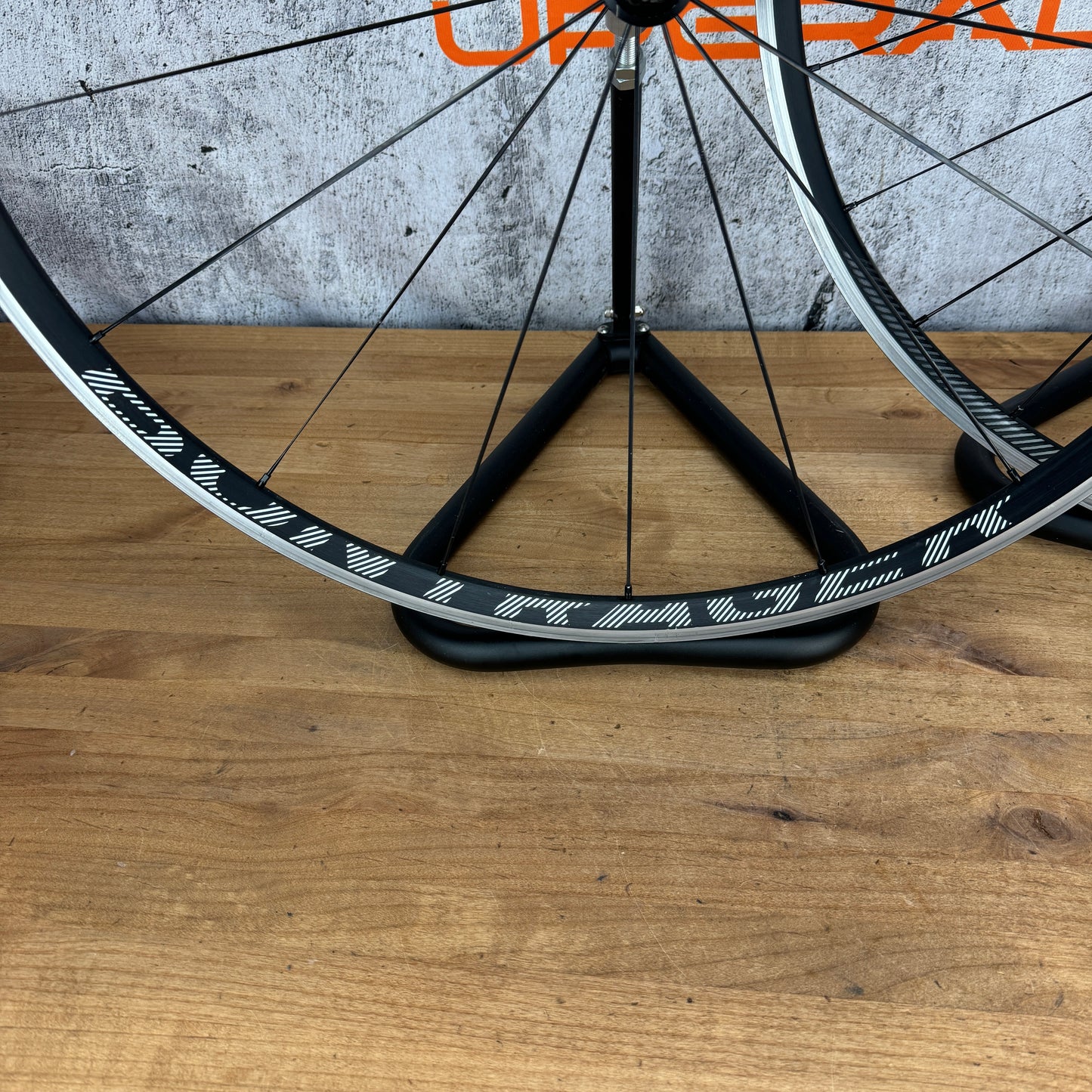 Bontrager Paradigm Elite TLR Alloy Tubeless Wheelset 700c Rim Brake 1586g