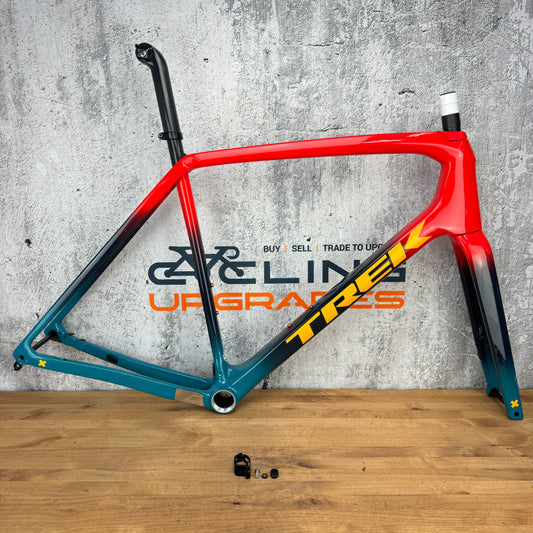 Low Mile! Trek 2022 Boone 61cm Radioactive Red/Navy/Teal Fade Carbon Frameset