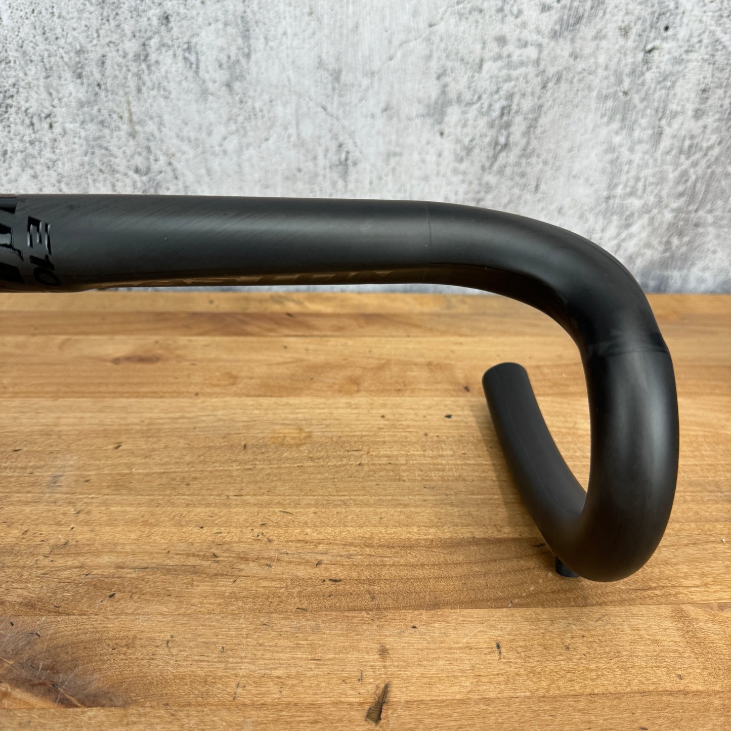 New! Easton E100 Carbon Road 44cm 125mm Drop 80mm Reach Handlebar 190g