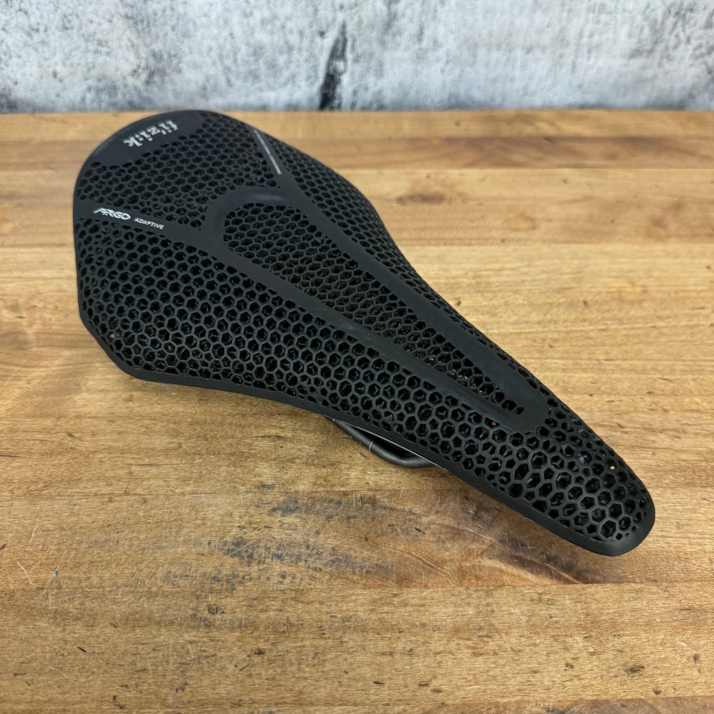 New Takeoff! Fizik Argo Vento R3 Adaptive 140mm Kium Rails Bike Saddle 229g