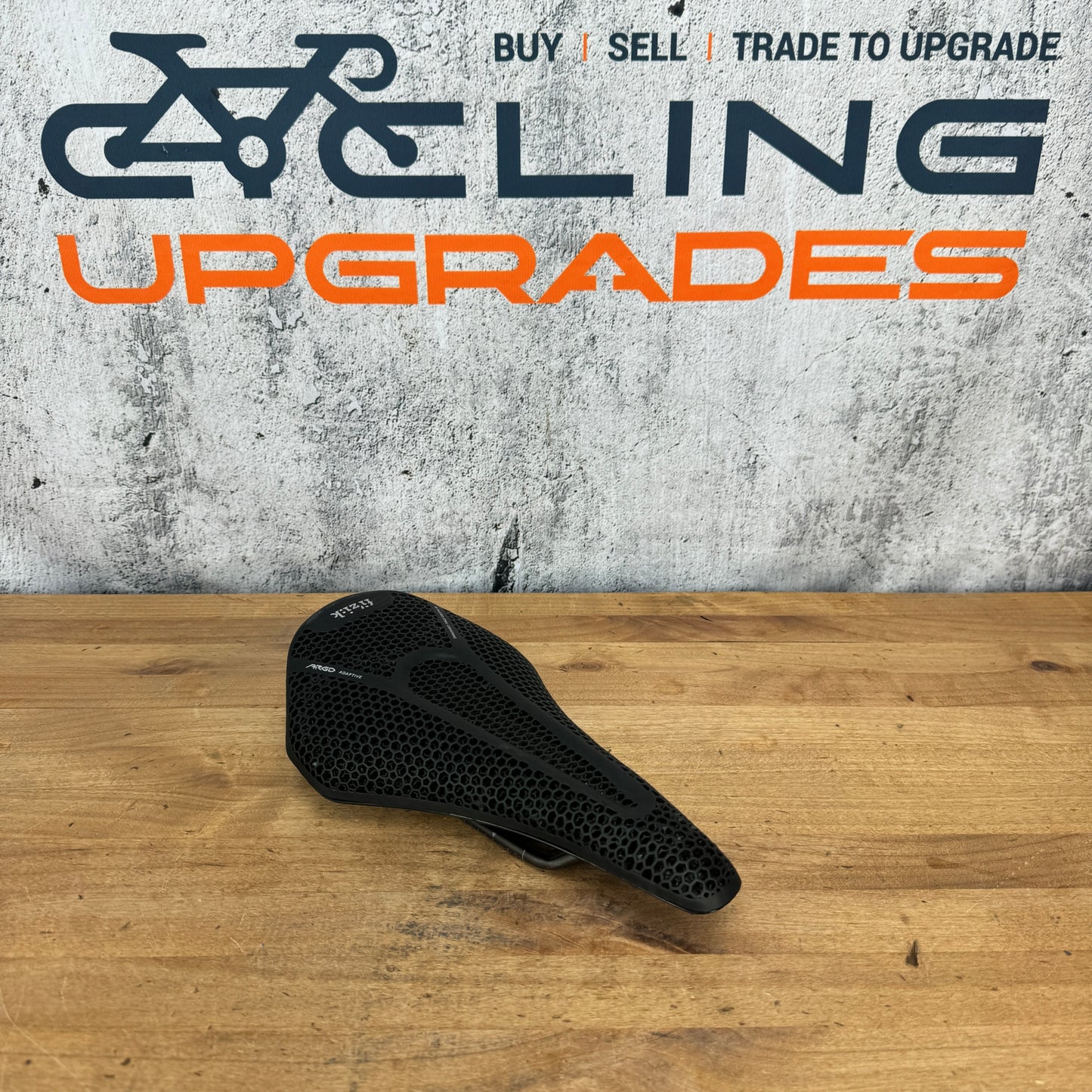 New Takeoff! Fizik Argo Vento R3 Adaptive 140mm Kium Rails Bike Saddle 229g