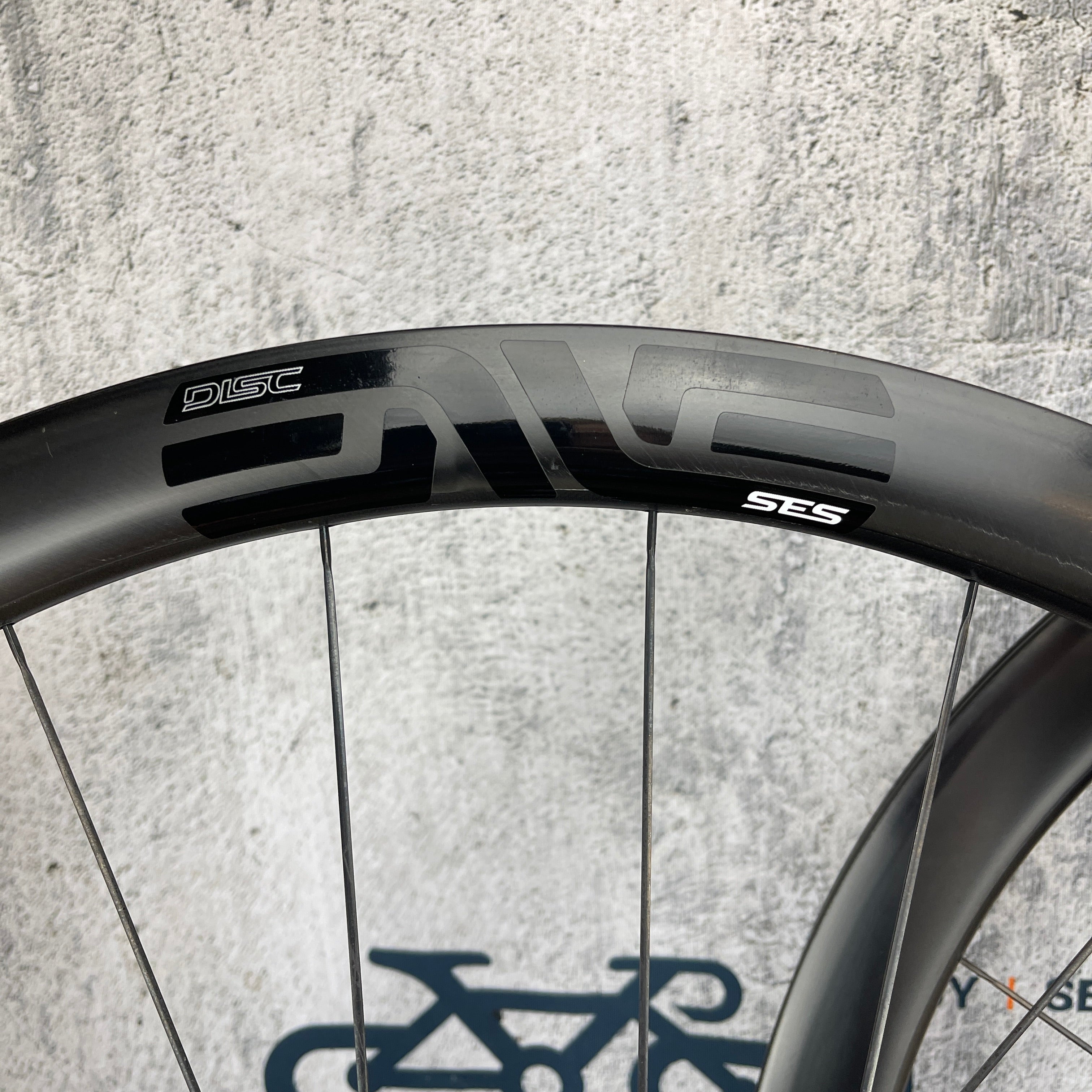 Enve SES 3.4 Carbon Tubeless Road Bike Disc Wheelset 700c 1458g DT 240 –  CyclingUpgrades.com