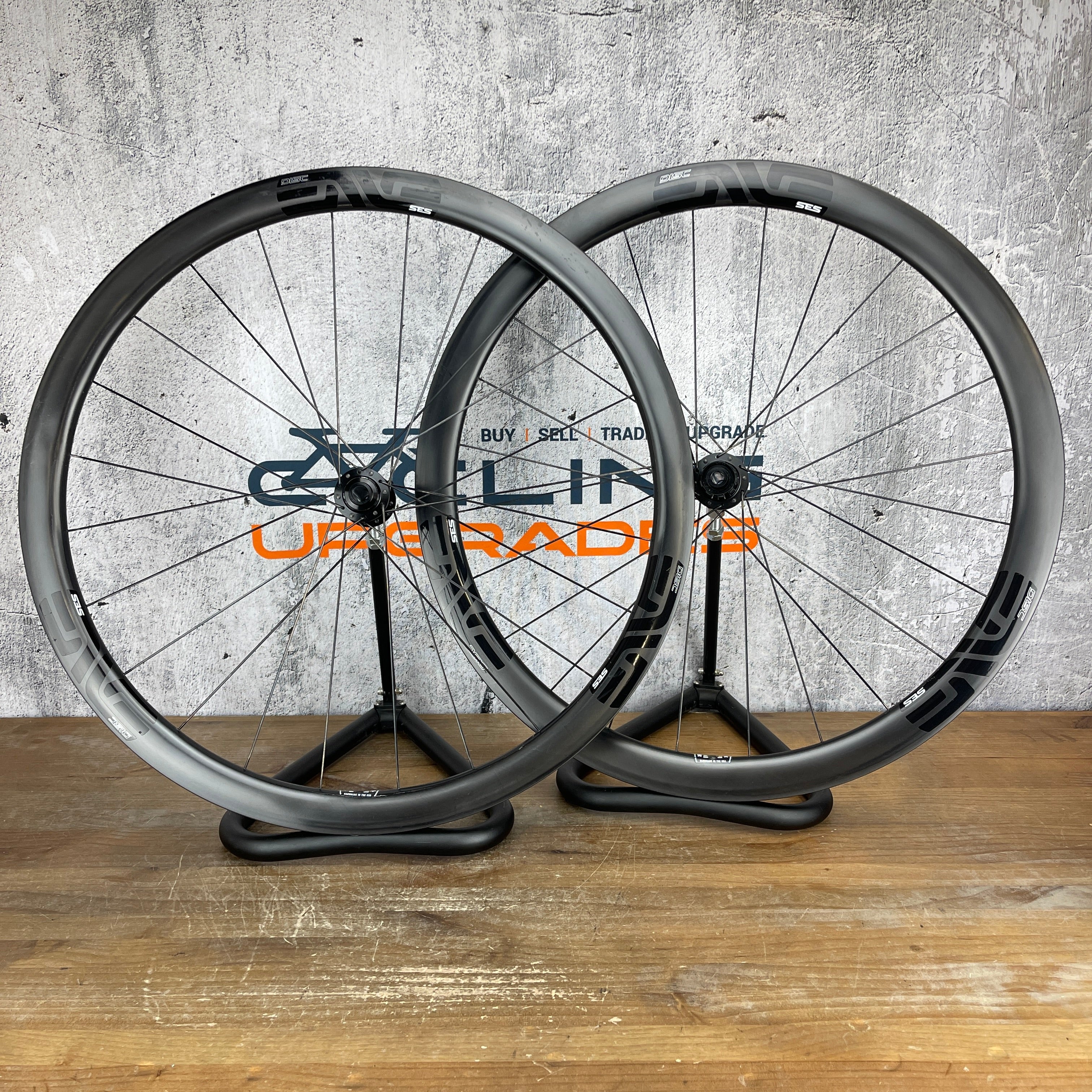 Enve SES 3.4 Carbon Tubeless Road Bike Disc Wheelset 700c 1458g DT 240 –  CyclingUpgrades.com