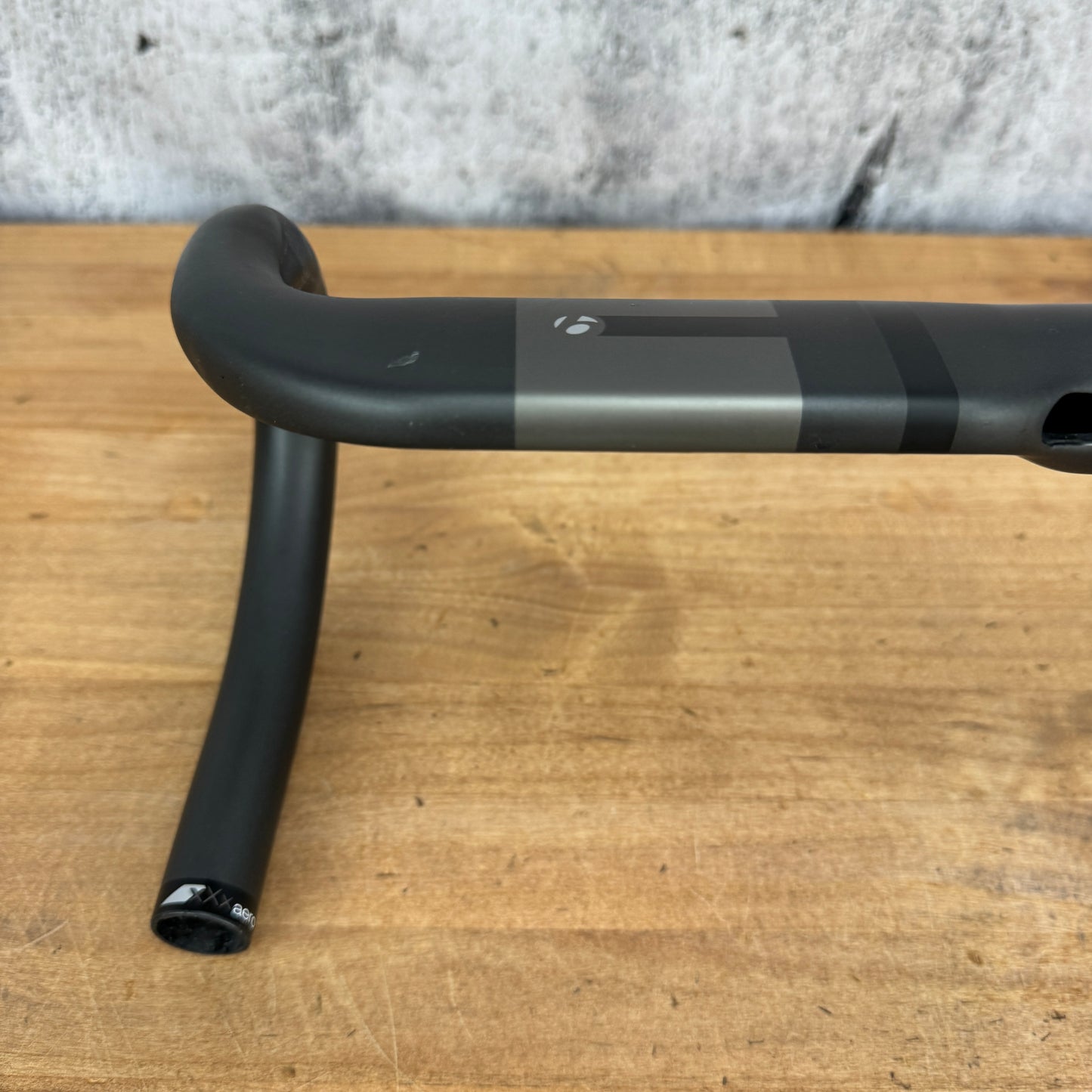 Bontrager XXX Aero VR-CF 44cm 31.8mm Carbon Bike Handlebar 235g