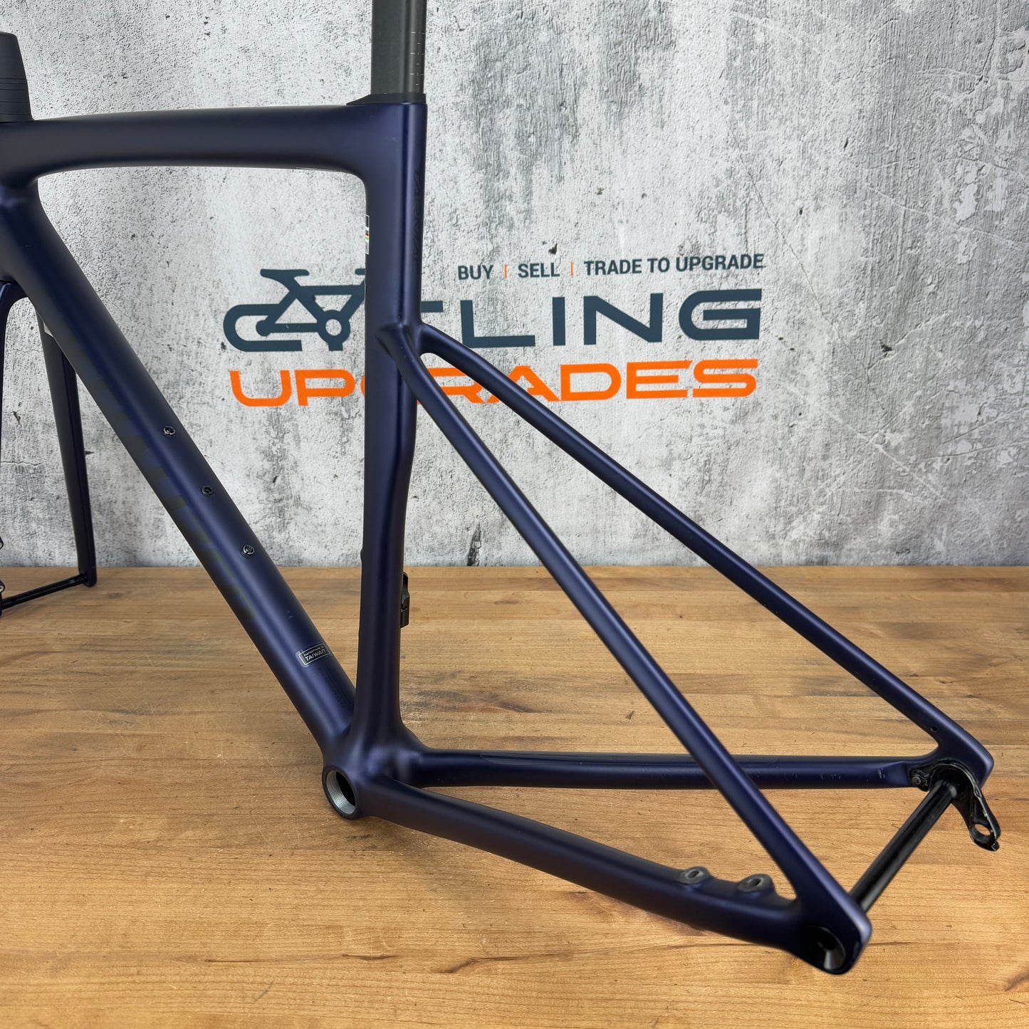 Mint! 2024 Specialized Tarmac SL8 54cm Carbon Disc Frameset 700c Onyx Blue