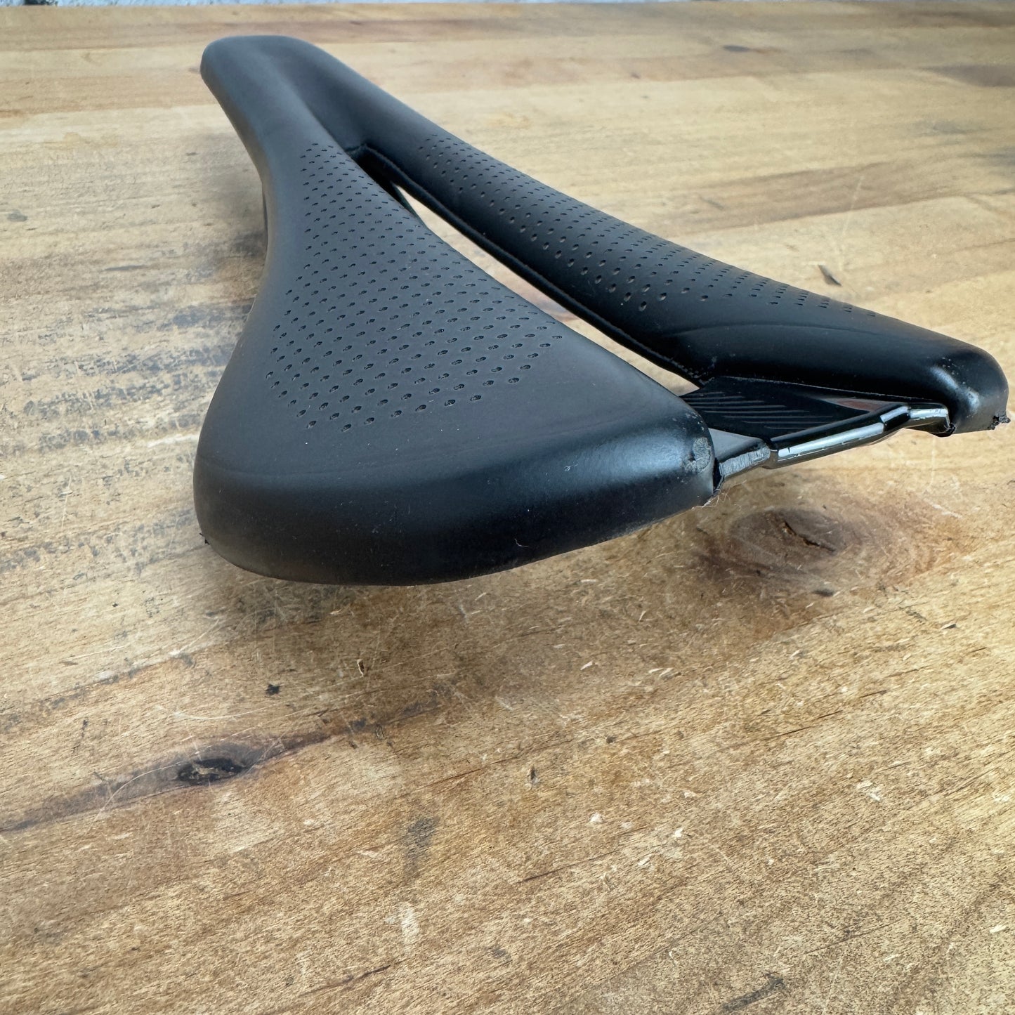 Bontrager Montrose Pro 138mm Carbon 7x9mm Oval Rail Saddle 167g