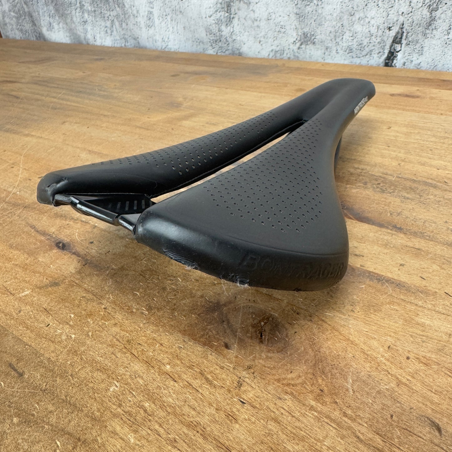 Bontrager Montrose Pro 138mm Carbon 7x9mm Oval Rail Saddle 167g