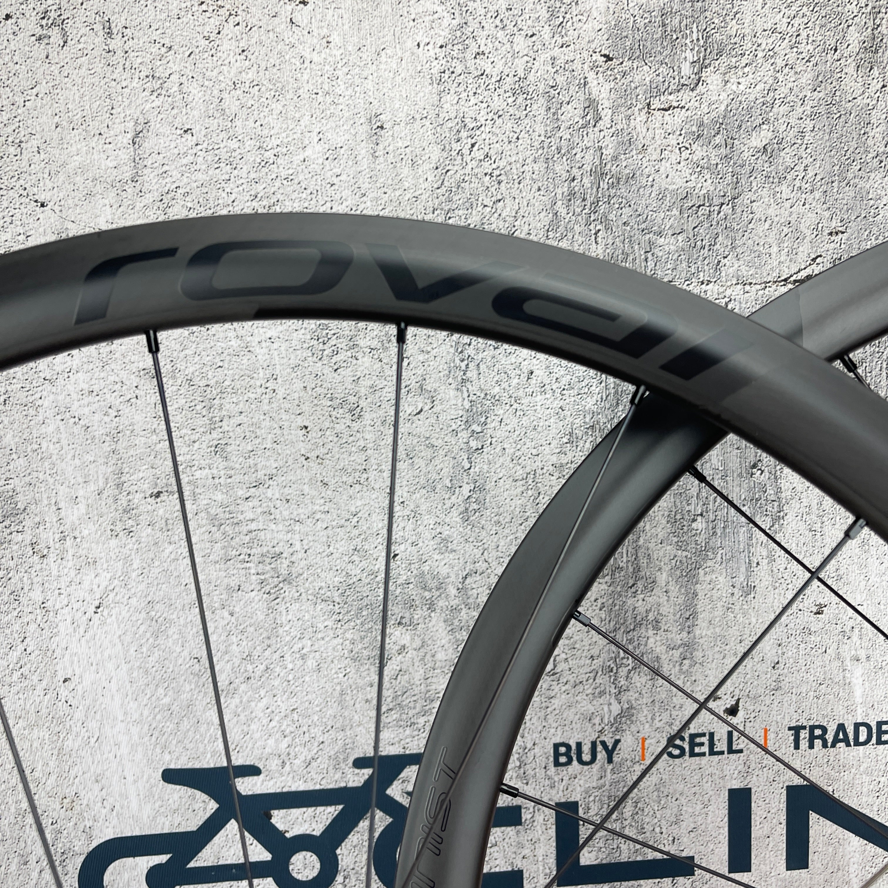 New! Roval Alpinist CL II Carbon Tubeless Wheelset 700c Disc