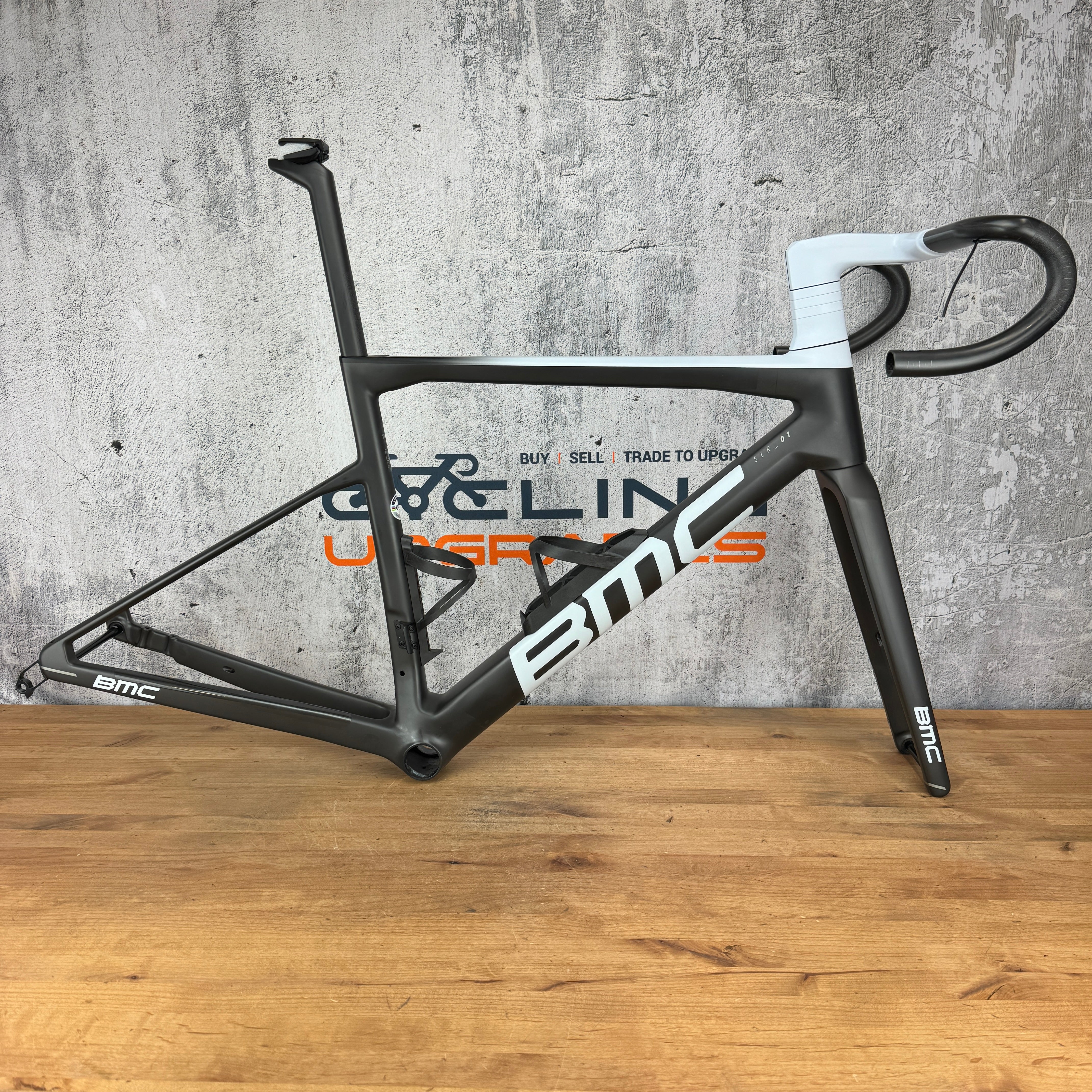 New! 2023 BMC Teammachine SLR01 51cm Carbon Disc Brake Frameset Module –  CyclingUpgrades.com