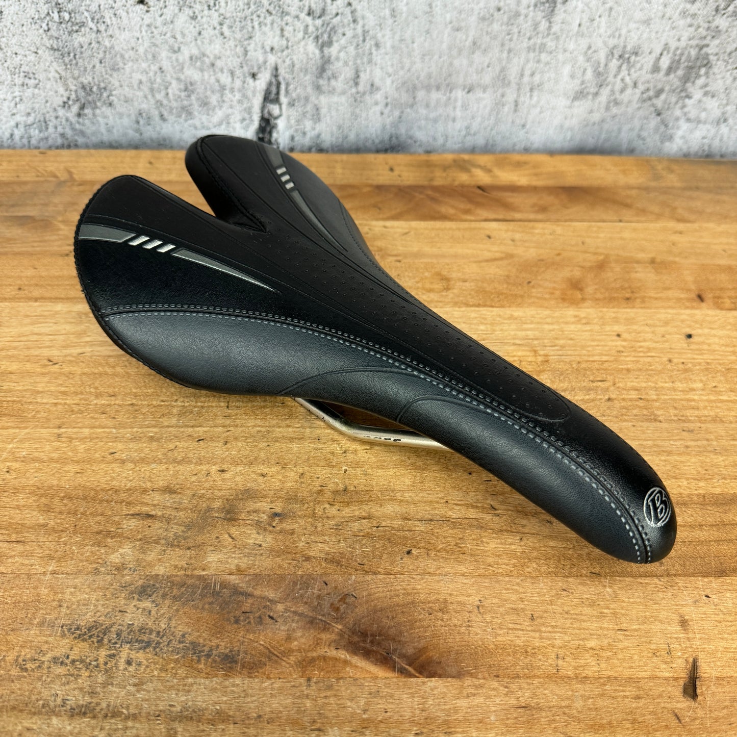 Bontrager 7x7mm Steel Rails 140mm Width Bike Saddle 286g