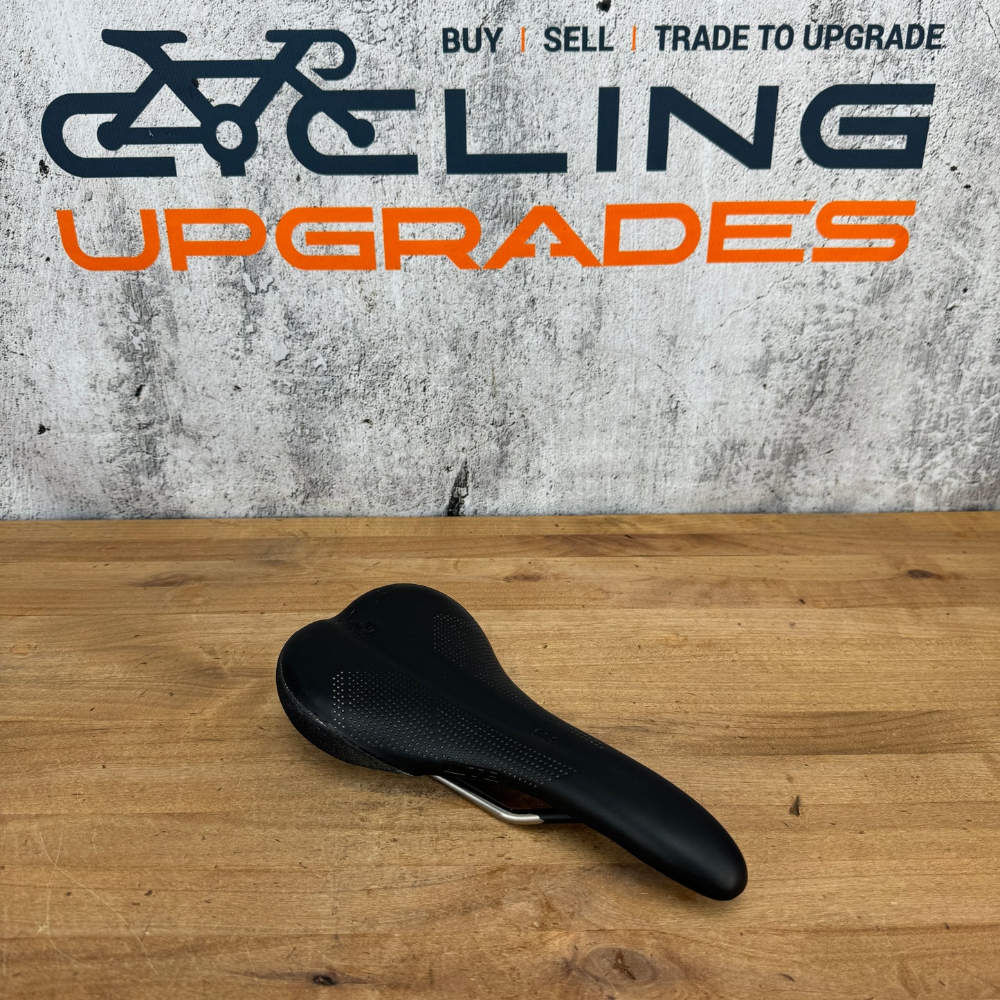 Light Wear! WTB SL8 127mm 7x9mm Oval Carbon Rails Black Bike Saddle 158g