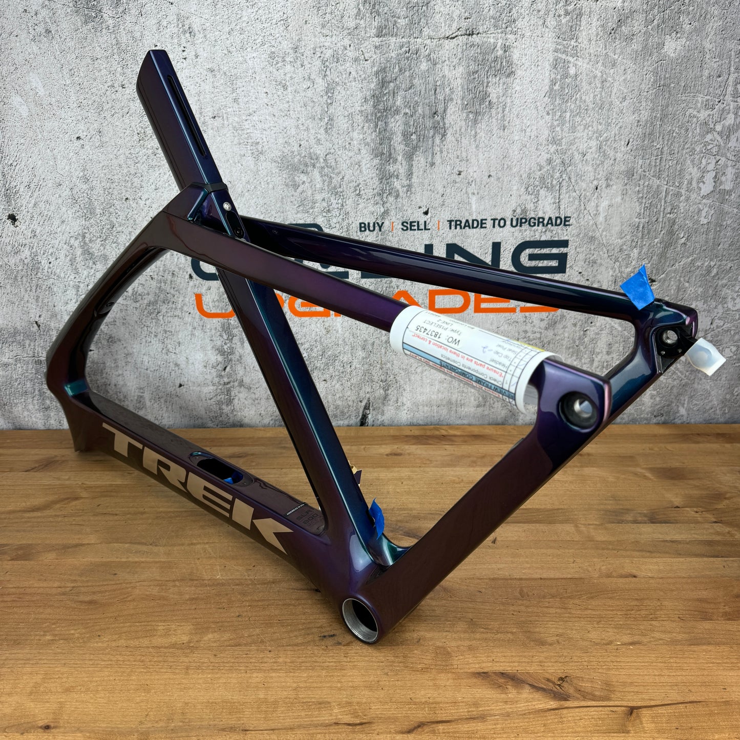 New! 2022 Trek Madone SLR Gen 6 56cm Carbon Disc Frameset 700c Amethyst