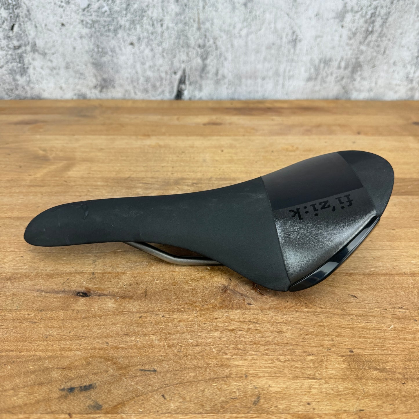 Fizik Aliante R5 138mm 7x7mm Kium Rails Bike Saddle 220g