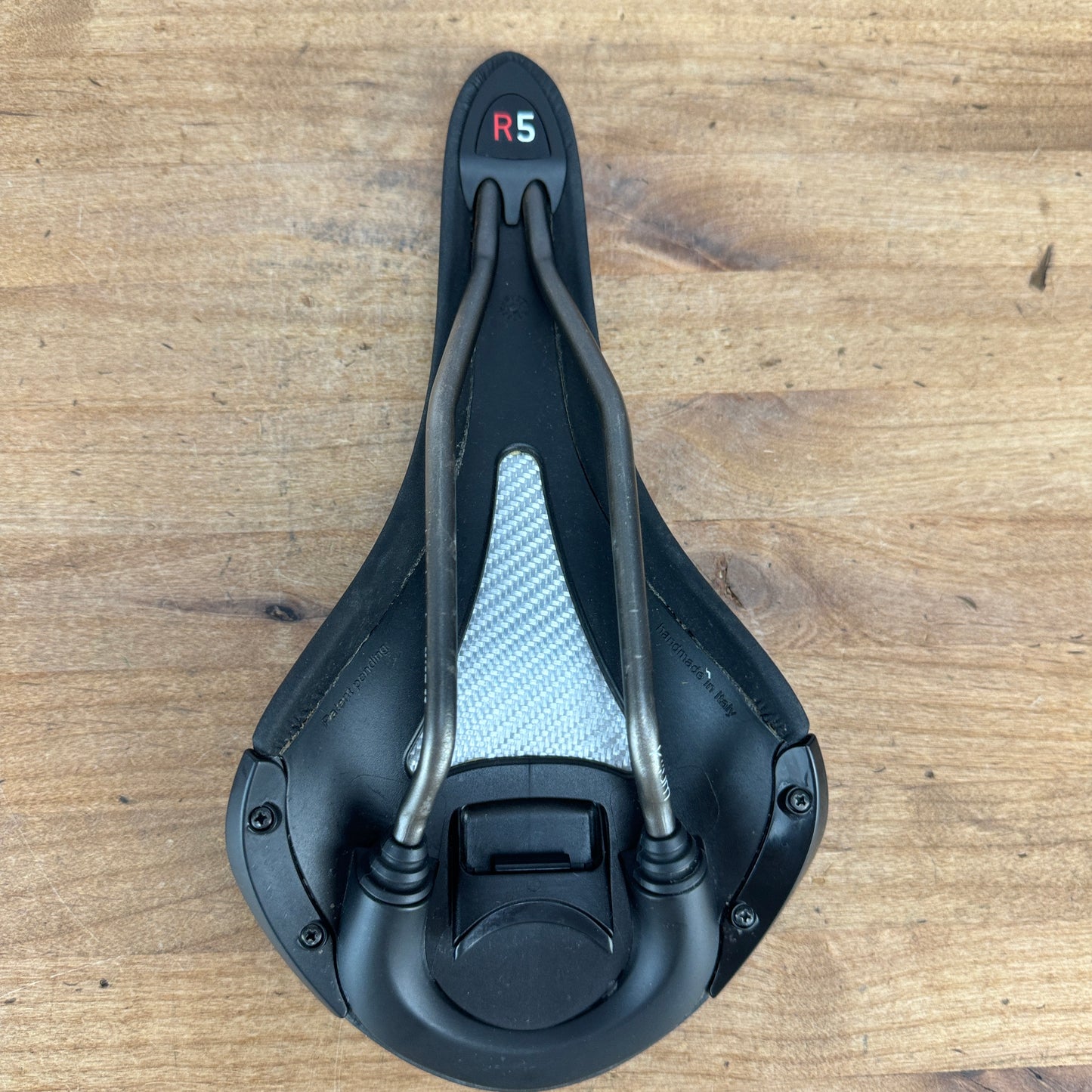 Fizik Aliante R5 138mm 7x7mm Kium Rails Bike Saddle 220g