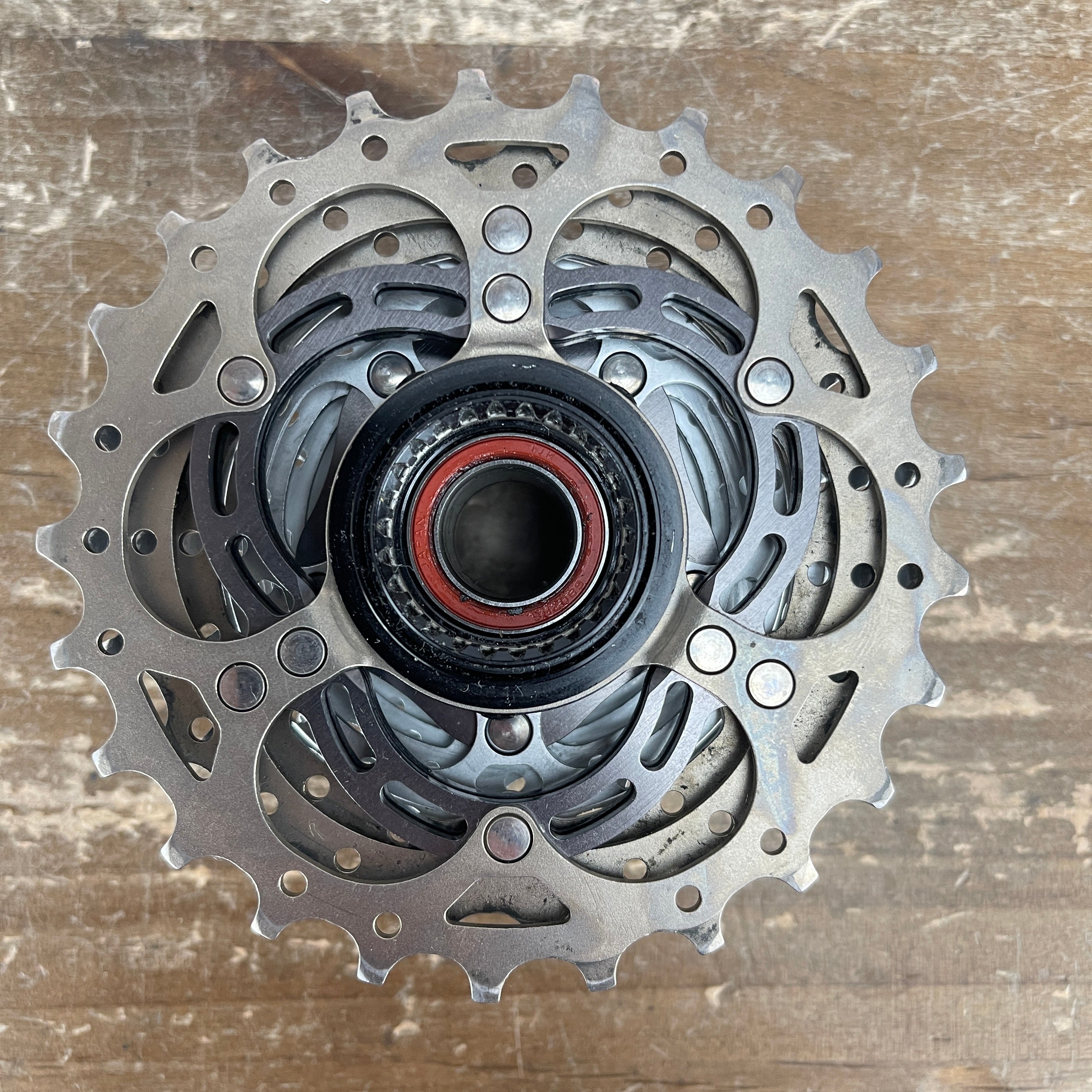 Light Wear Campagnolo Record 11 12-25t 11-Speed Road Bike Cassette 220g