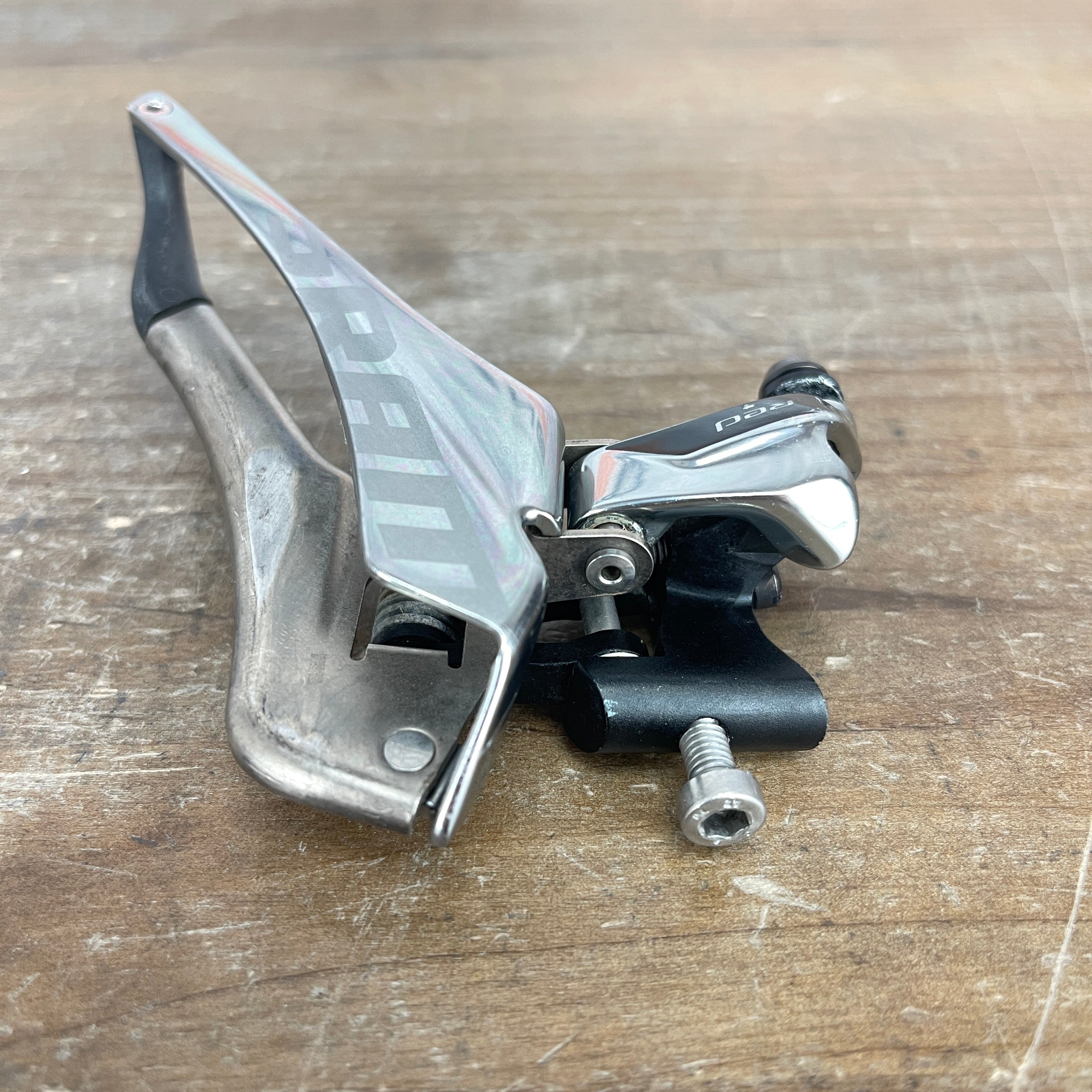 Yaw store front derailleur