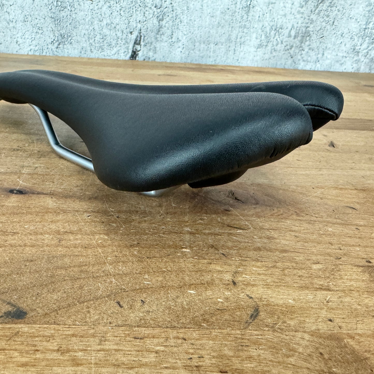 Ibis 7x7mm Cro-Mo Rails 132mm Bike Saddle 253g