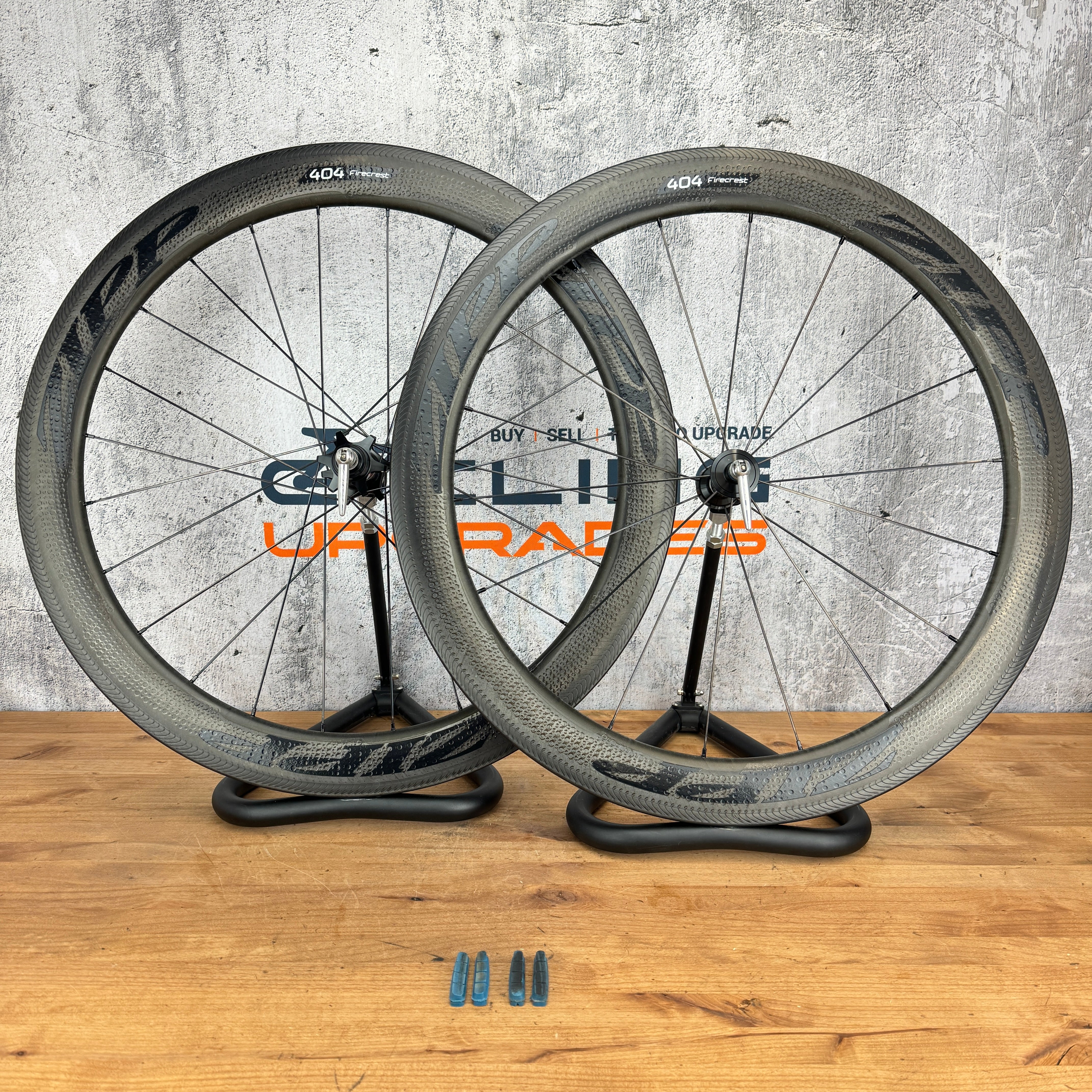 2019 Zipp Firecrest 404 Showstopper Carbon Clincher Rim Brake Wheelset –  CyclingUpgrades.com
