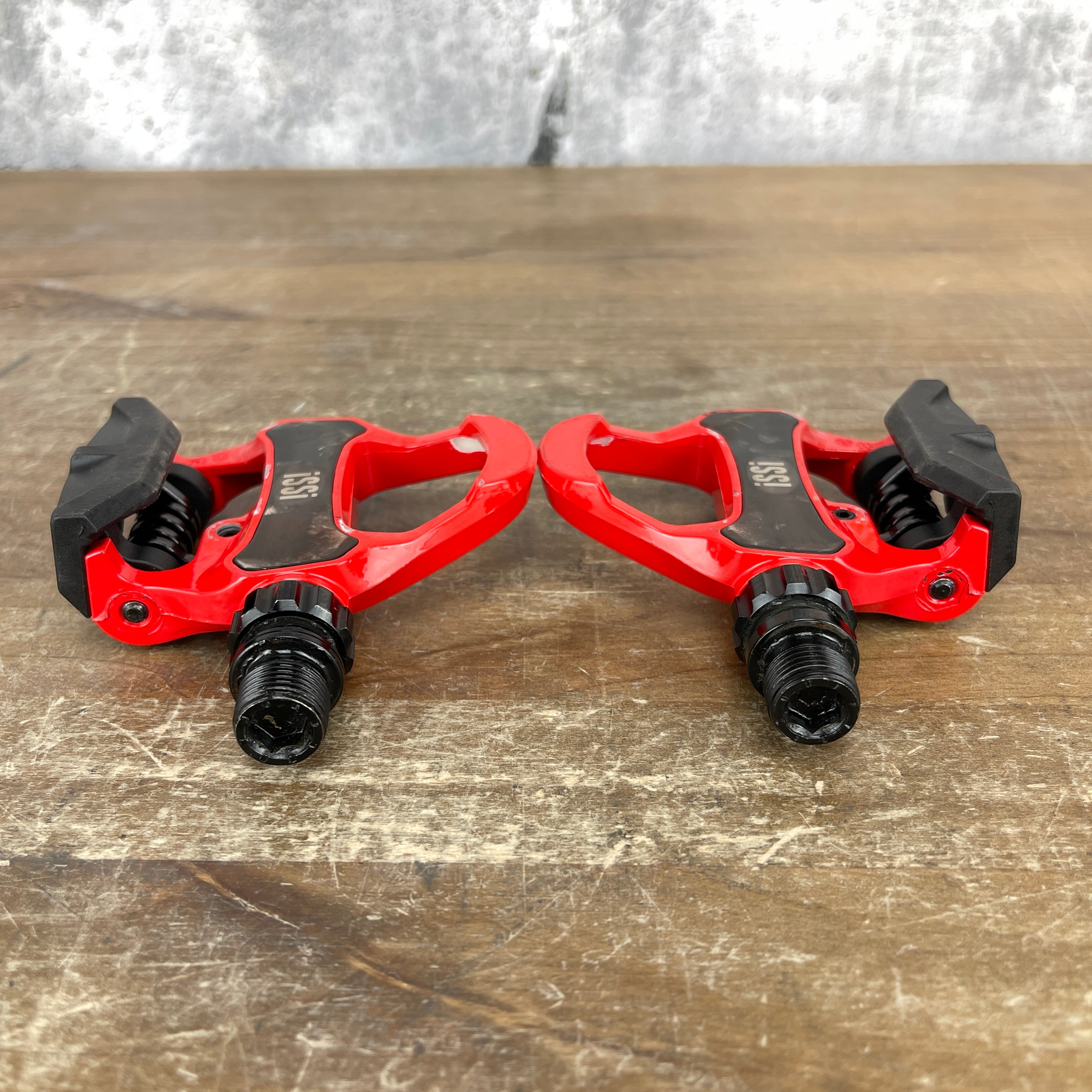 Red road cheap bike pedals