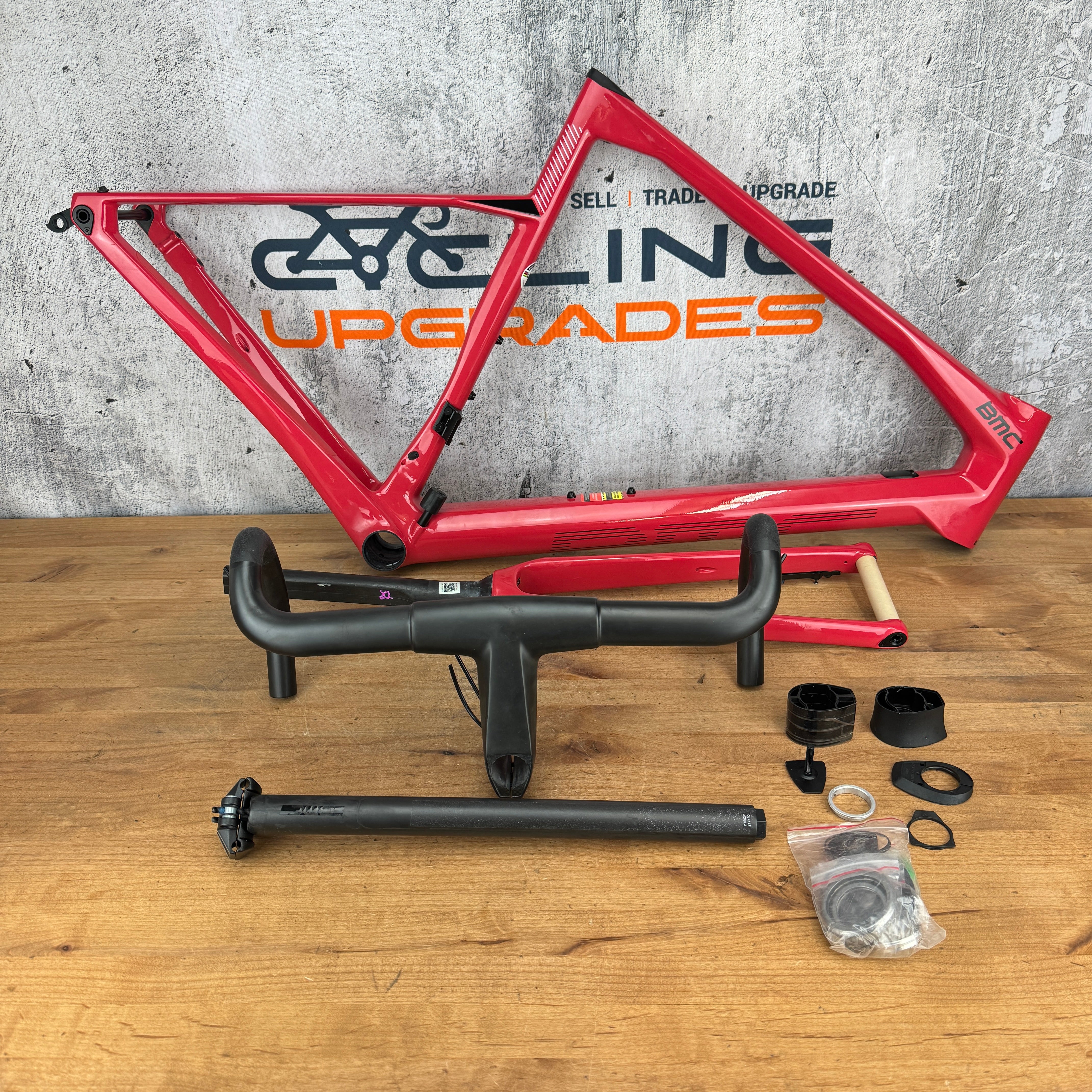 New 2023 BMC Roadmachine 01 54cm Carbon Disc Frameset 700c Coral Red CyclingUpgrades