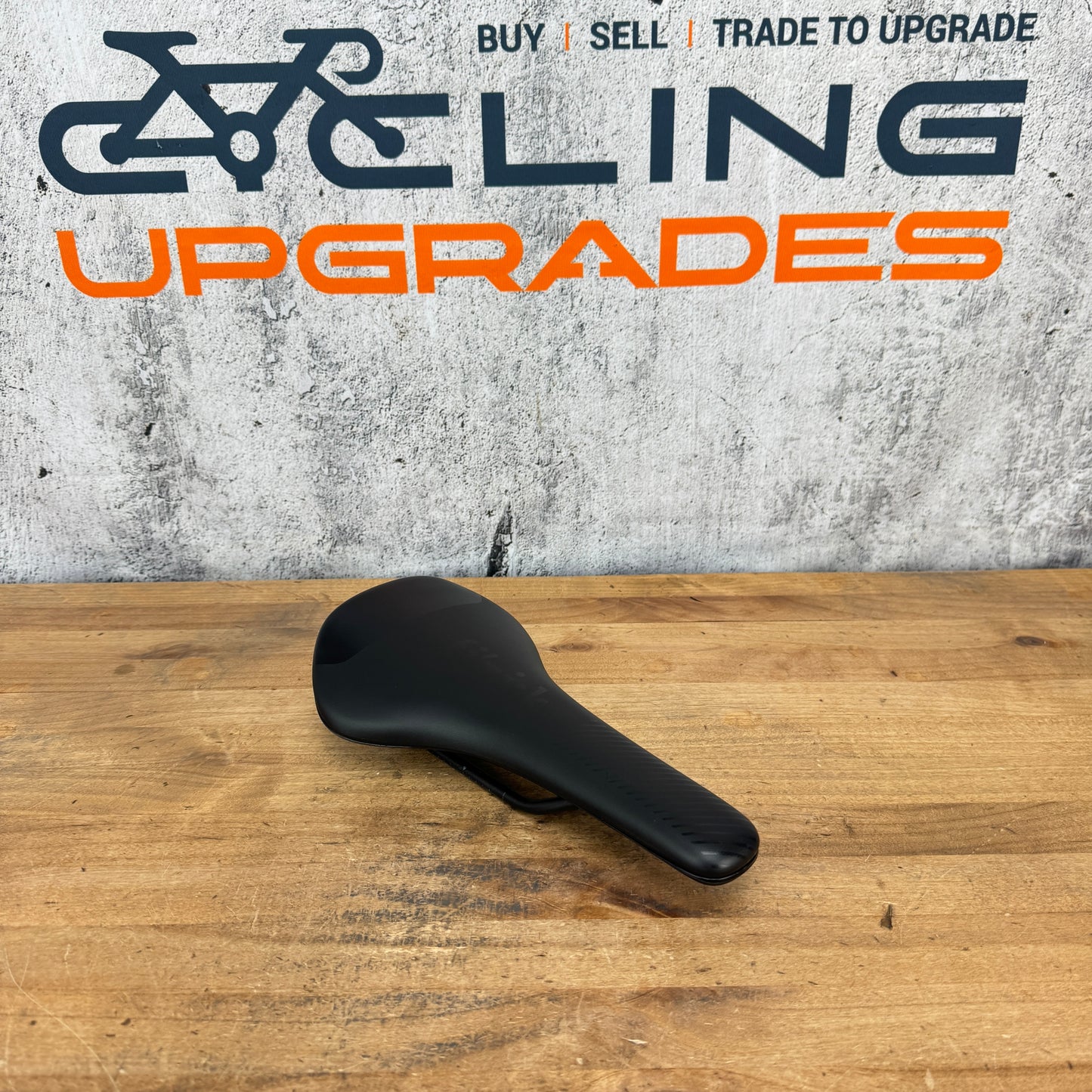 Fizik Taiga Regular 135mm 7x7mm CrMo Rails Bike Saddle 276g