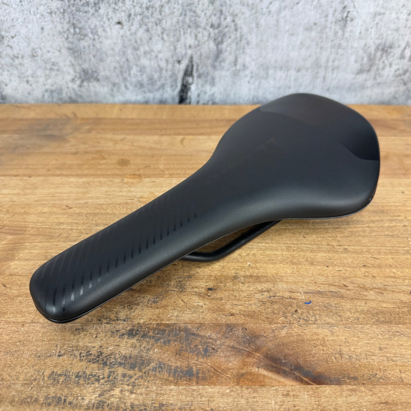 Fizik Taiga Regular 135mm 7x7mm CrMo Rails Bike Saddle 276g