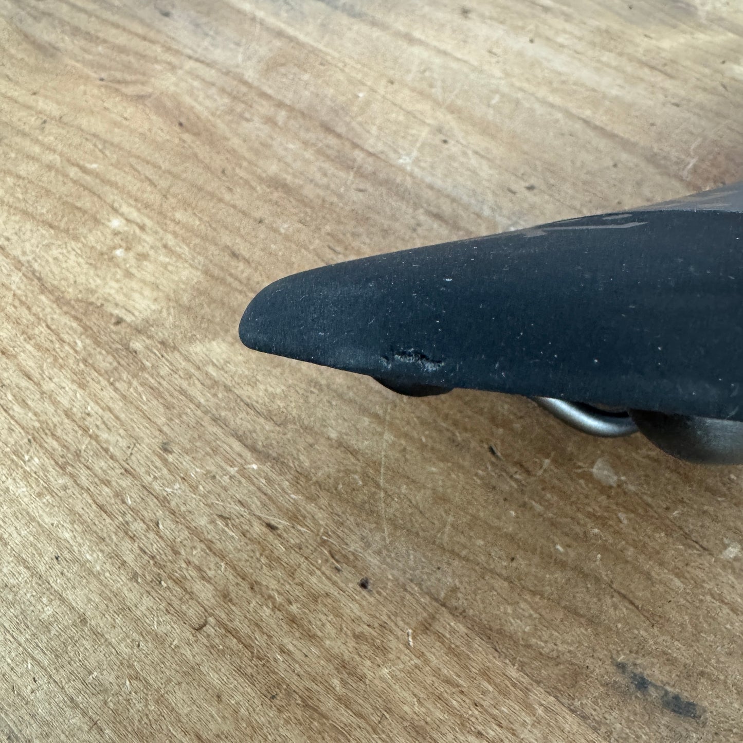 Light Use! Fizik Tundra M3 125mm 7x7mm Kium Rails Bike Saddle 218g