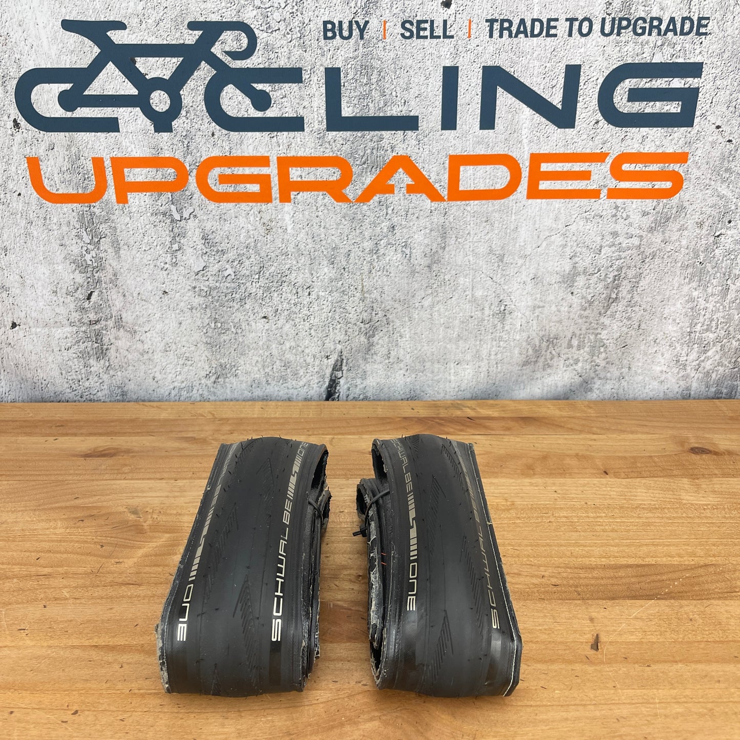 Mint! Pair Schwalbe Pro One 700c x 28mm Tubeless Road Bike Tires