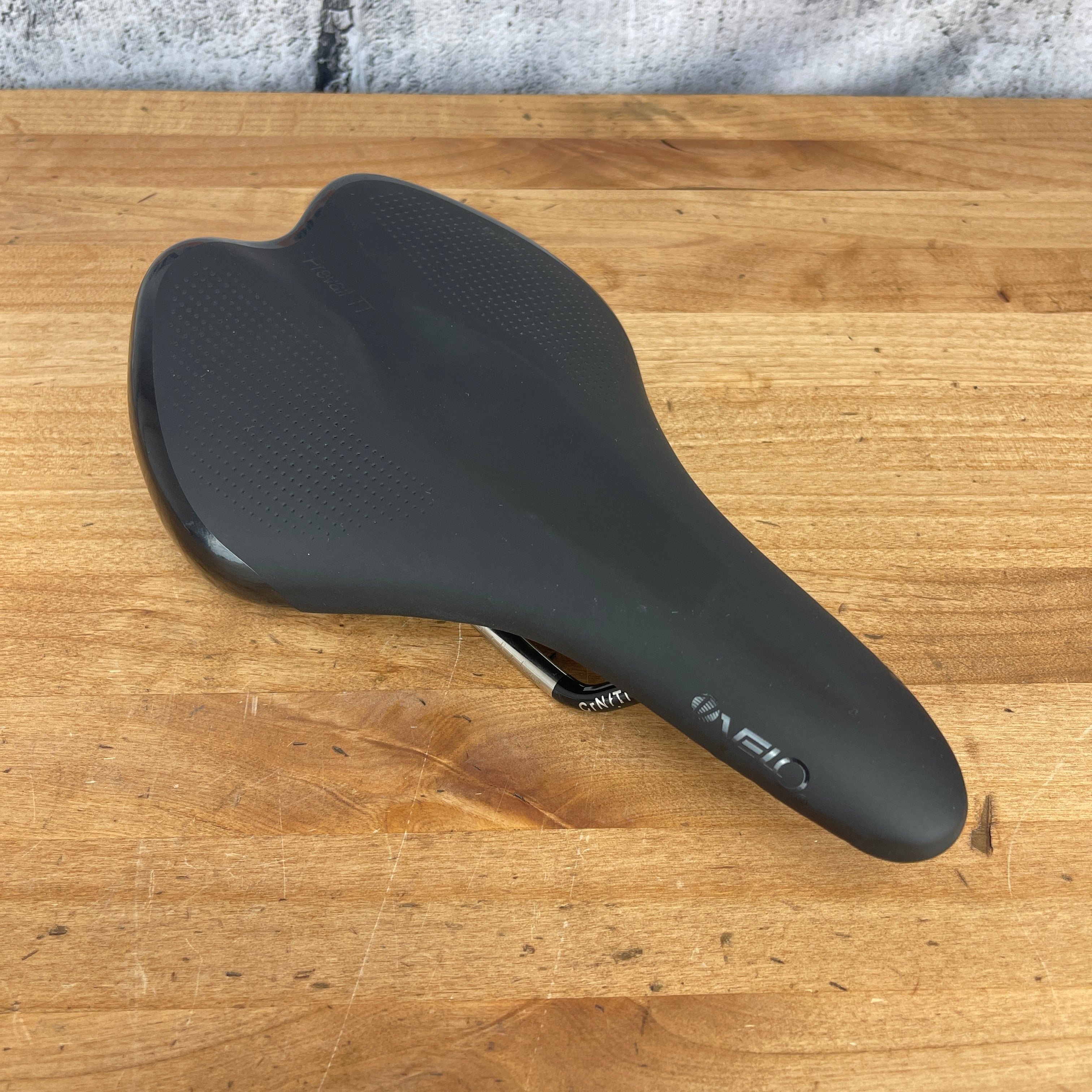 New Velo Prevail TT 7x7mm CrN Titanium Rails 143mm Saddle