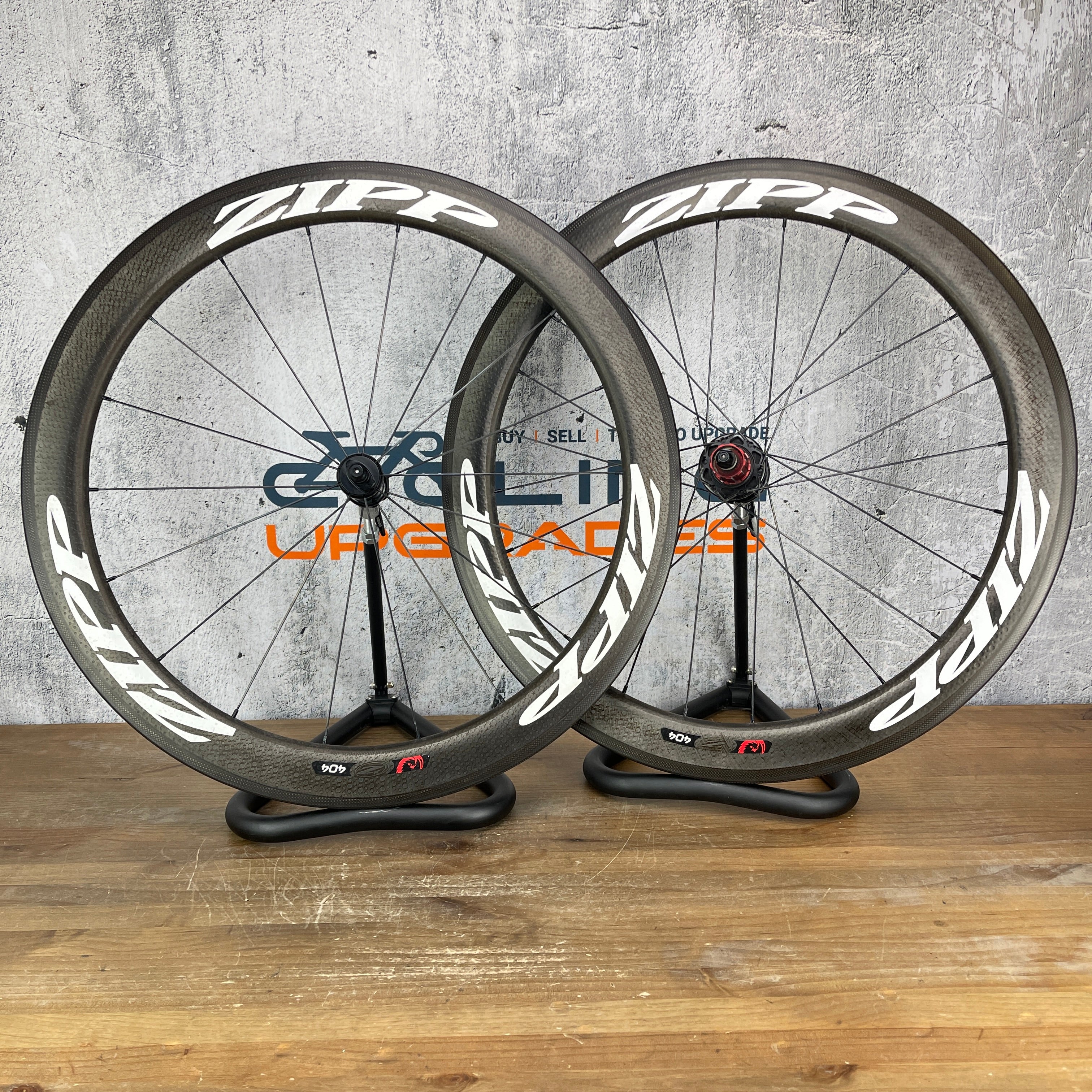 Zipp 404 on sale firecrest front wheel