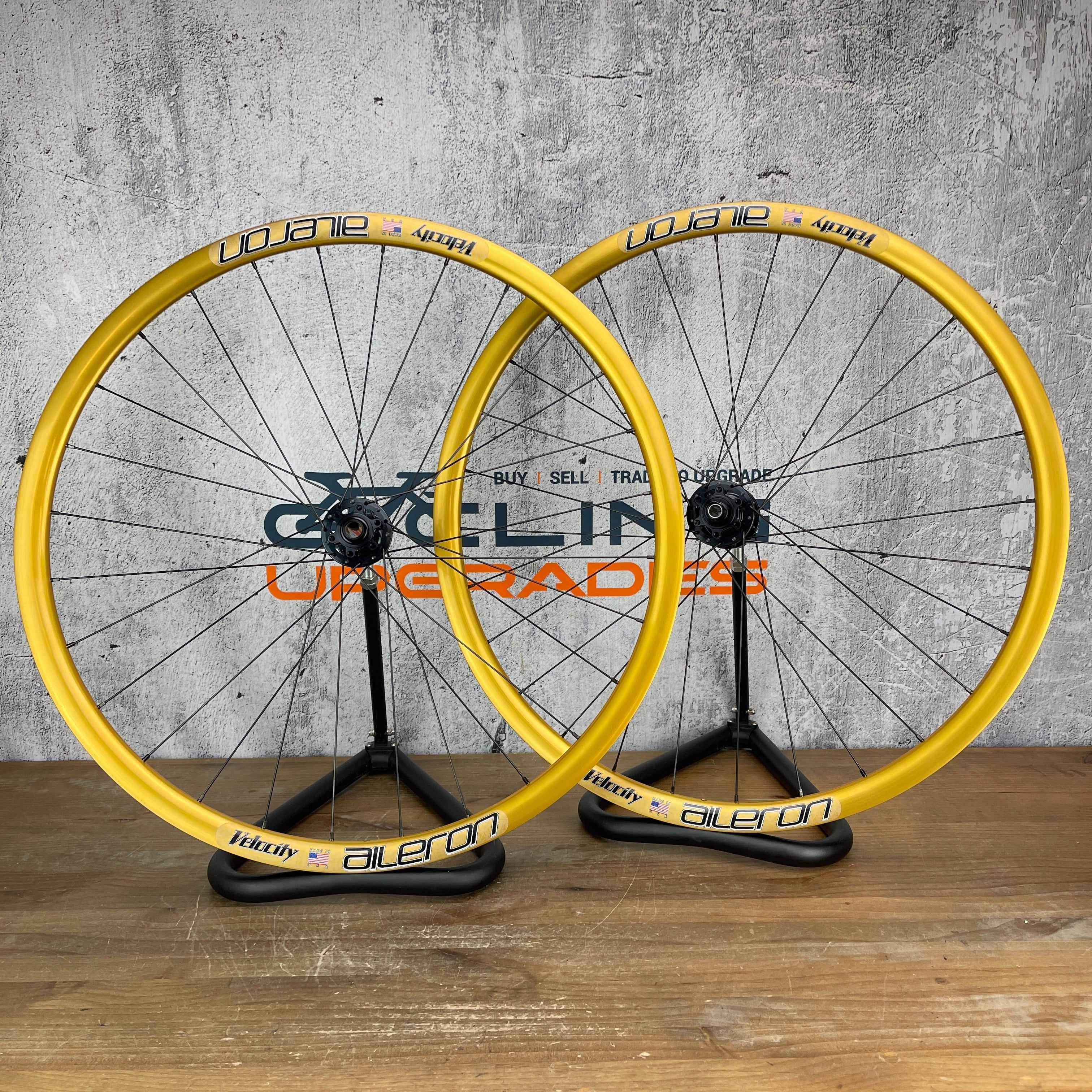 New! Velocity Aileron Alloy Tubeless Wheelset 700c Disc Brake Gold 177 –  CyclingUpgrades.com