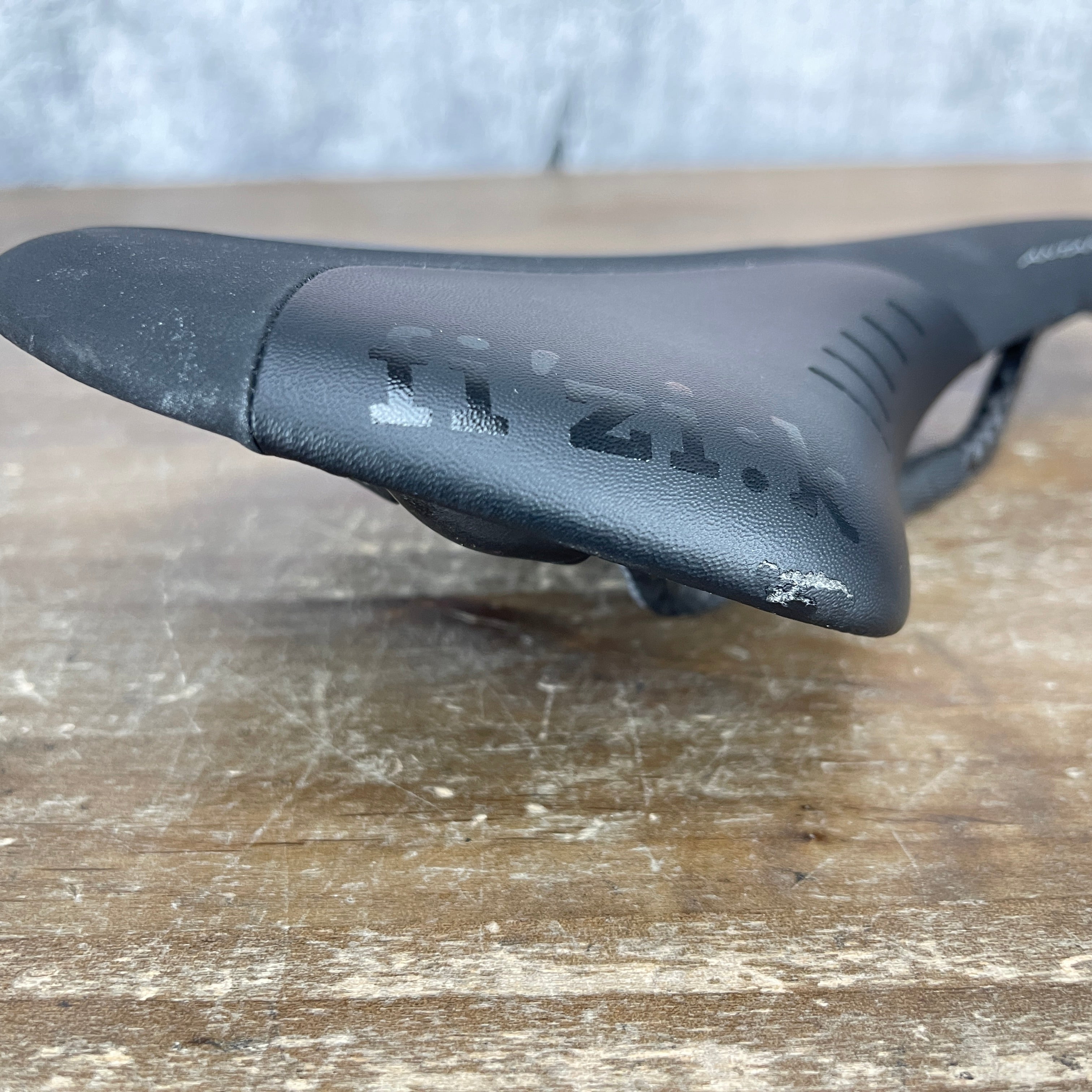 Fizik antares r1 sales carbon braided saddle