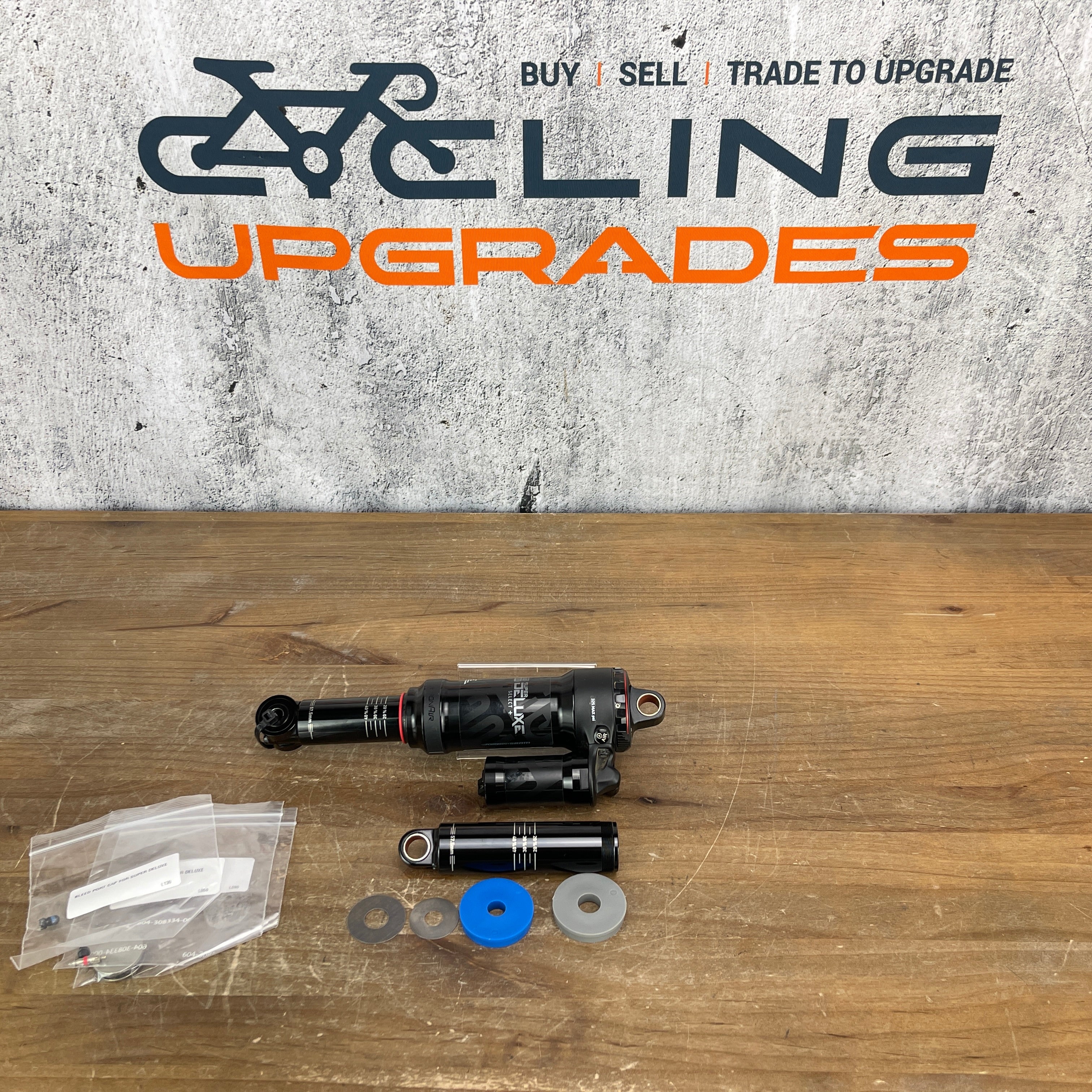 Rockshox deluxe deals rt upgrade